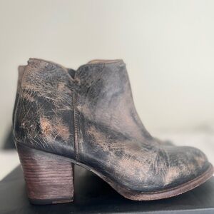 Women's Distressed Leather Bed Stu ankle boots